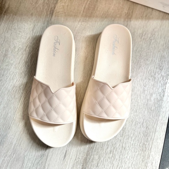 Platform slides - Picture 6 of 8